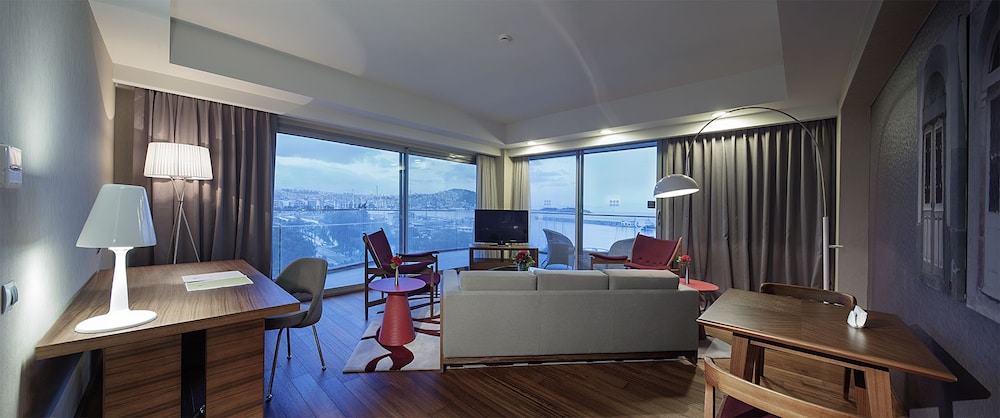 DoubleTree by Hilton Hotel Kusadasi
