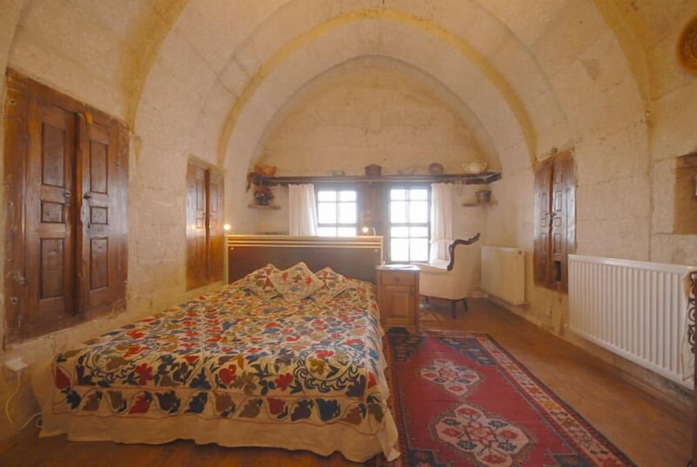 Arif Cave Hotel