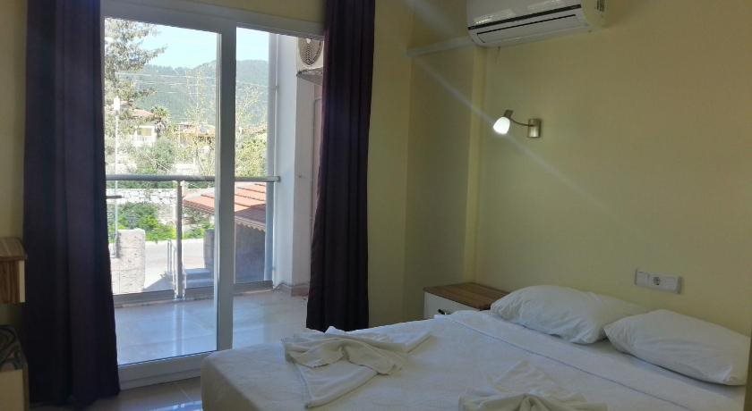 Kleopatra Apartments