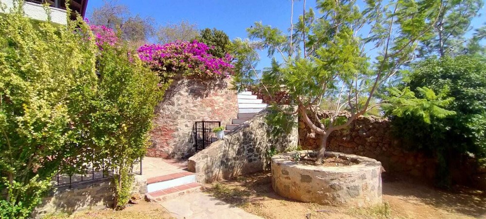 Chateau Triopia Boutique Hotel