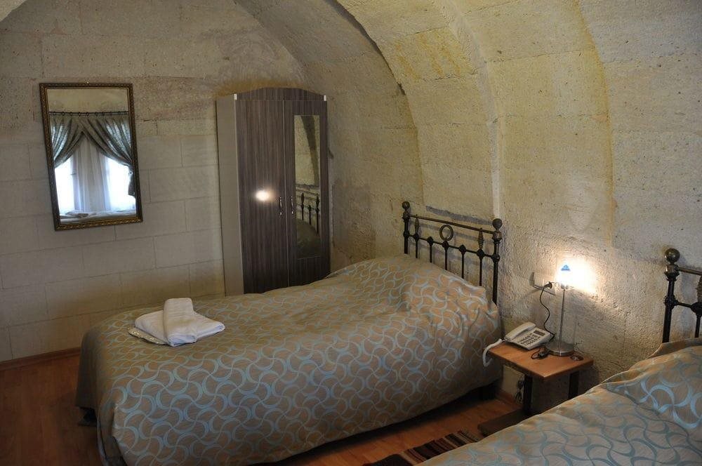 Blue Moon Cave Motel