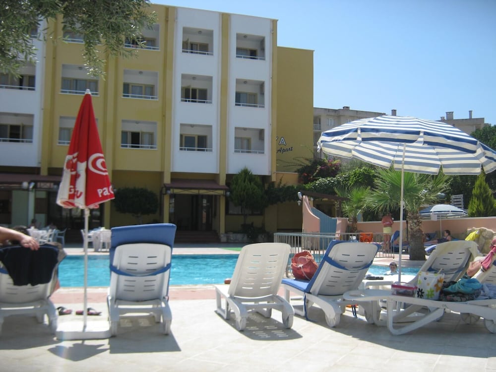 Oya Family Suites