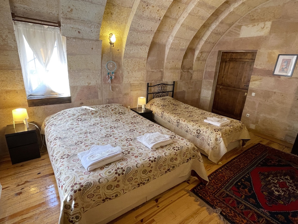Karadut Cave Hotel