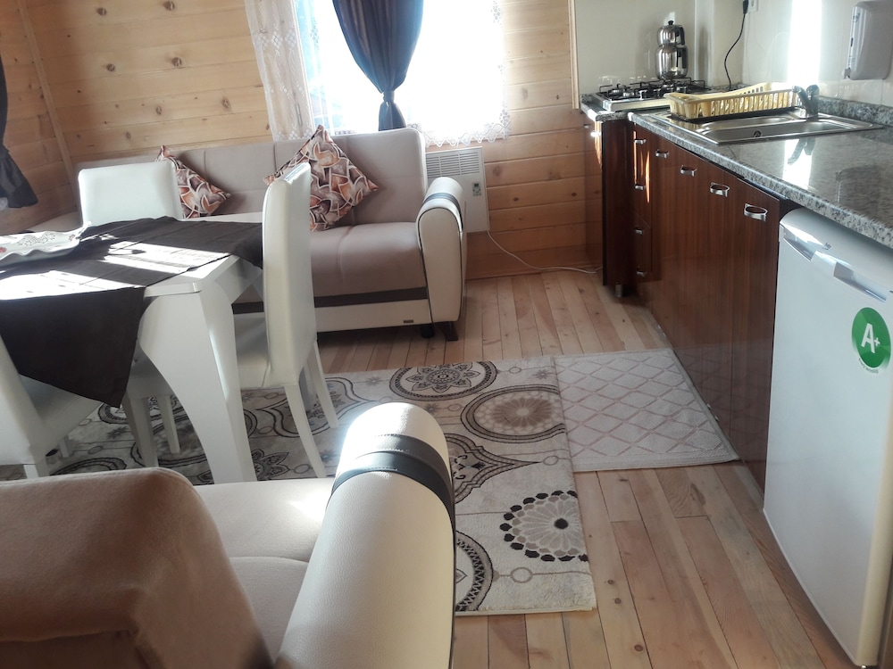 Meleklerin Evi Apart