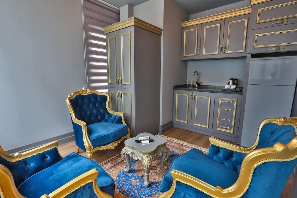 Real King Suit Otel
