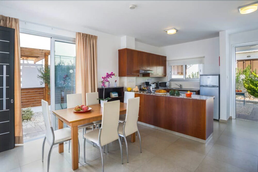 Villa White Daisy