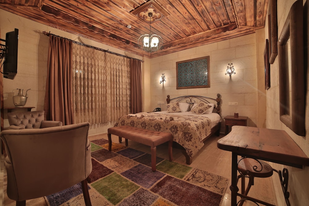 Caravanserai Inn Hotel