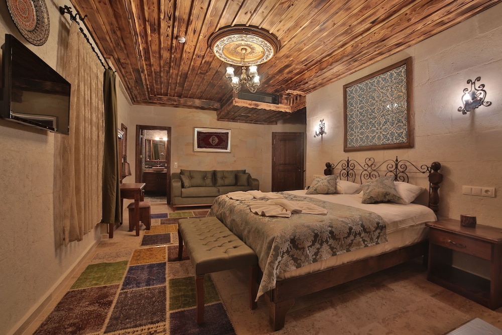 Caravanserai Inn Hotel