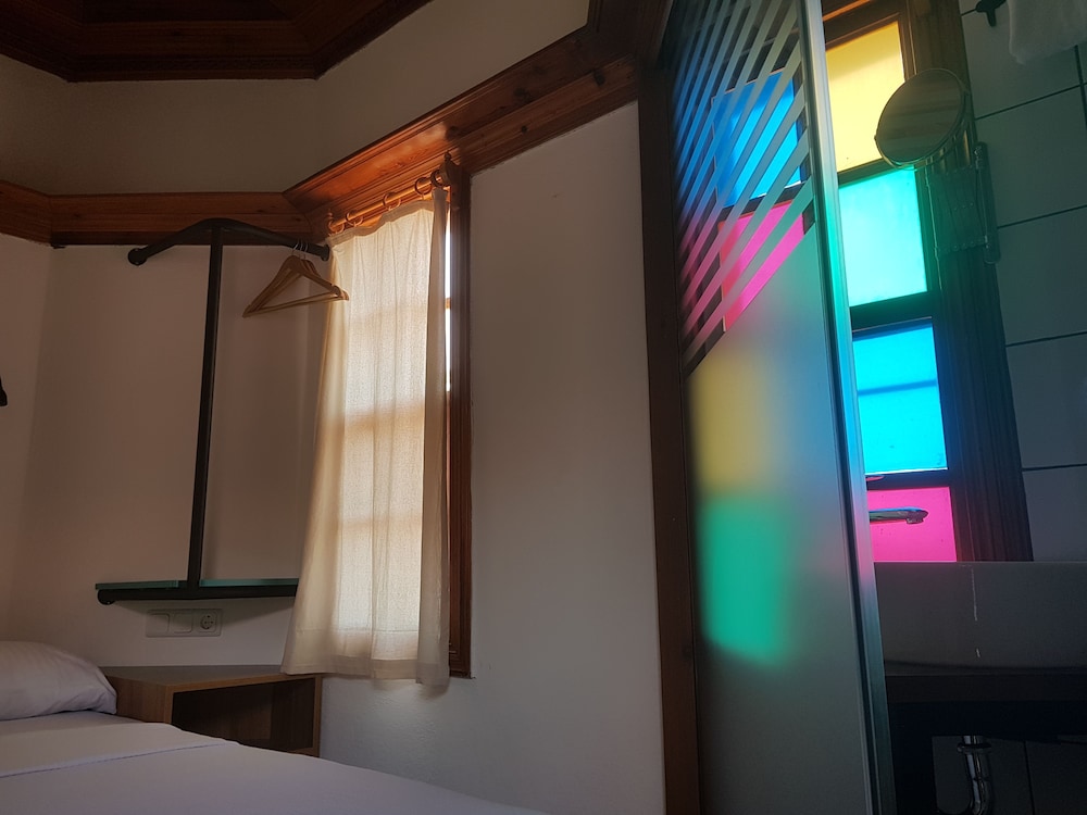 Room Kite Mansion