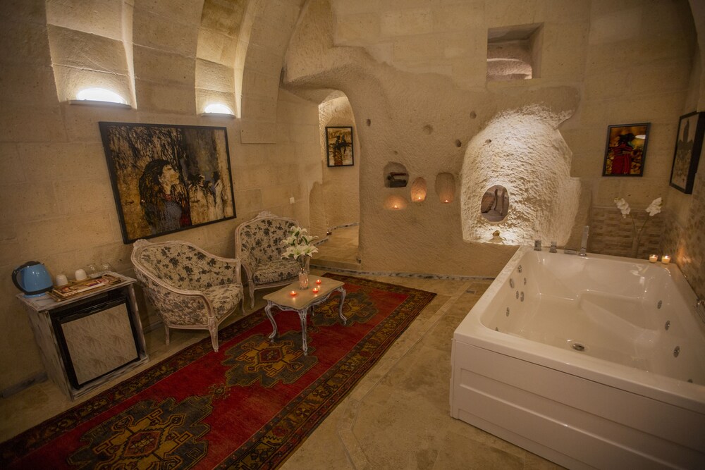 Karlık Cave Suites