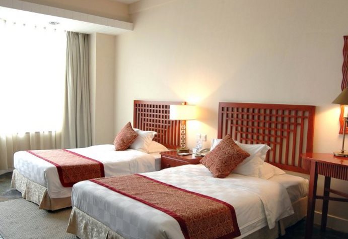 88 Eiling Park Hotel
