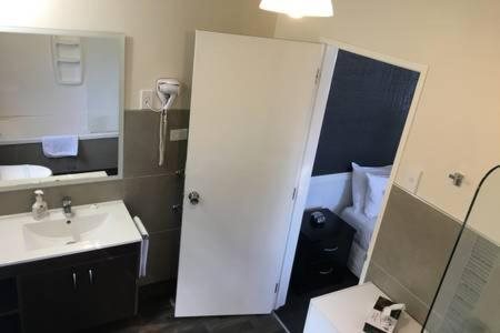 Te Anau Lakefront B&B