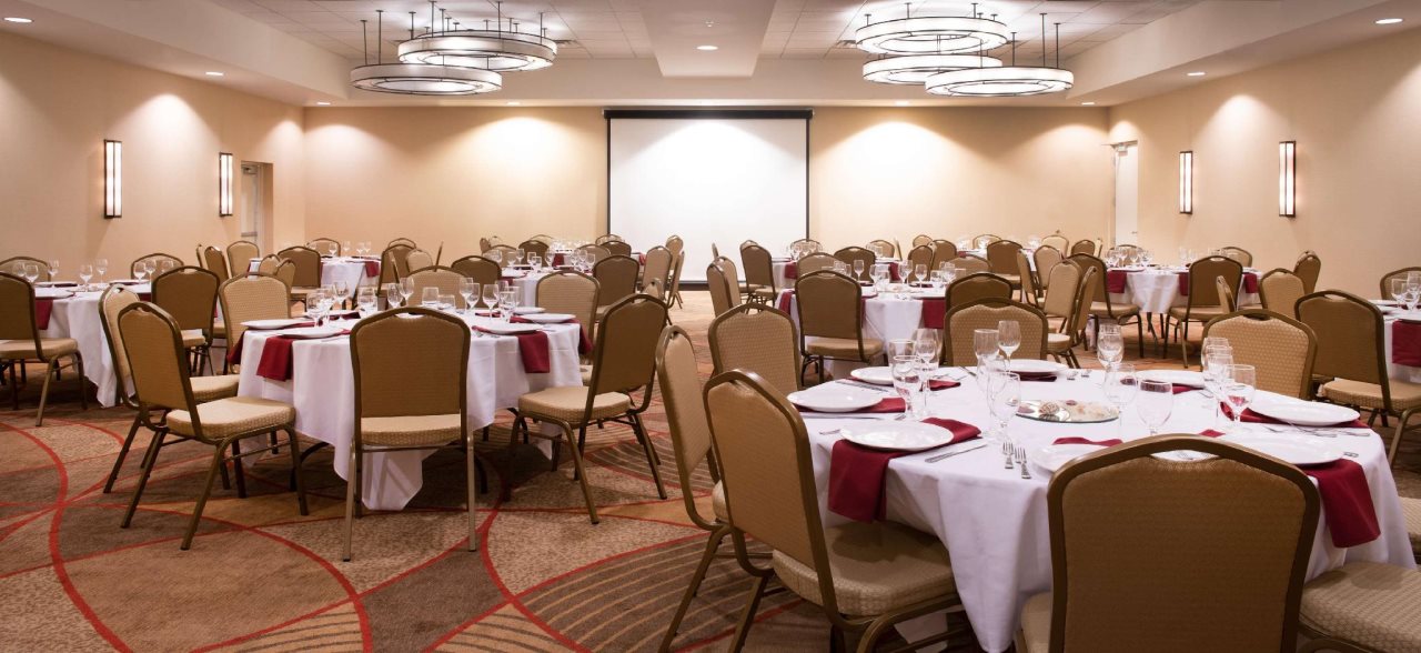 DoubleTree by Hilton Hotel and Suites Charleston Airport