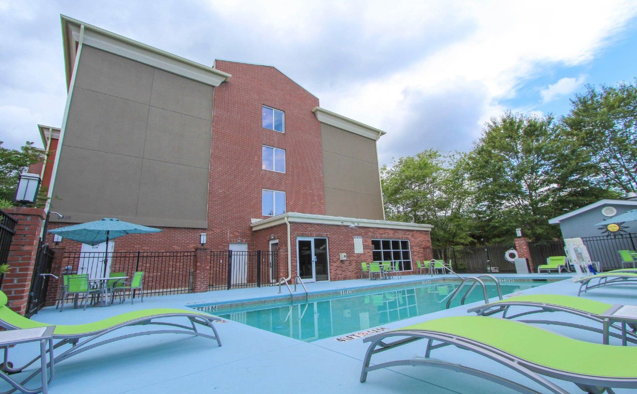 Holiday Inn Express & Suites Charleston-North