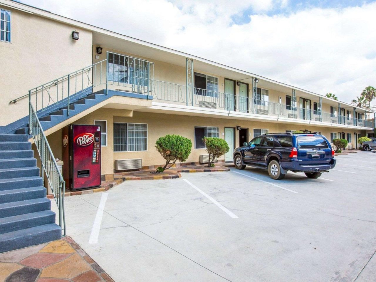 Inn at 50 at Long Beach Convention Center