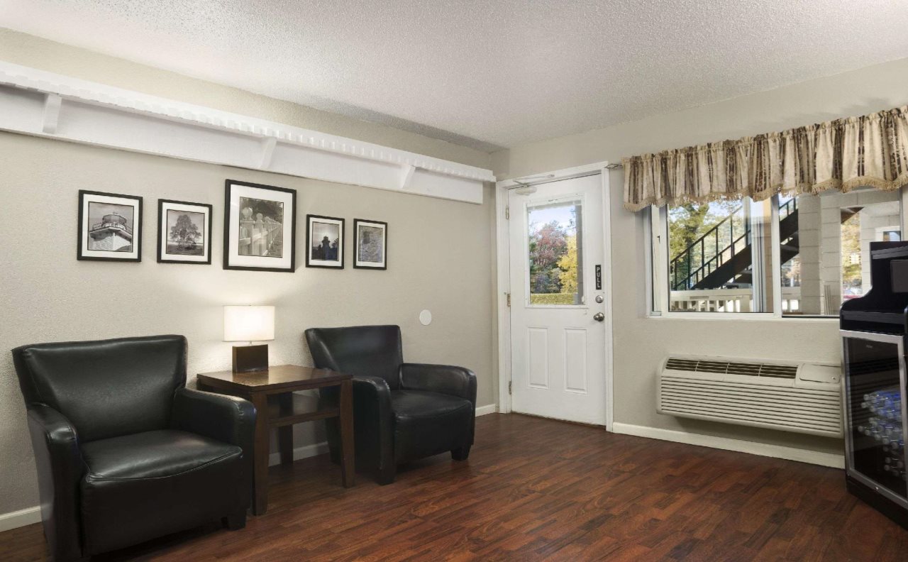 Travelodge By Wyndham Traverse City Mi