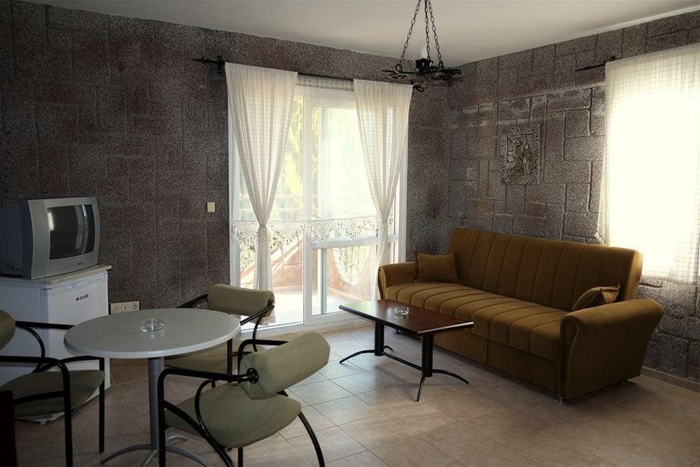 Babylon Gardens Suite Hotel