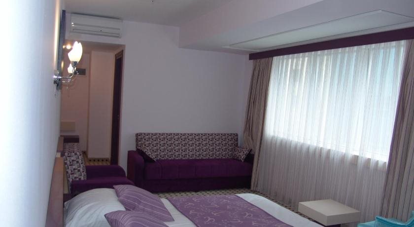 Izan Hotel