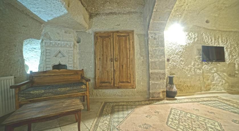 Charming Cave Hotel