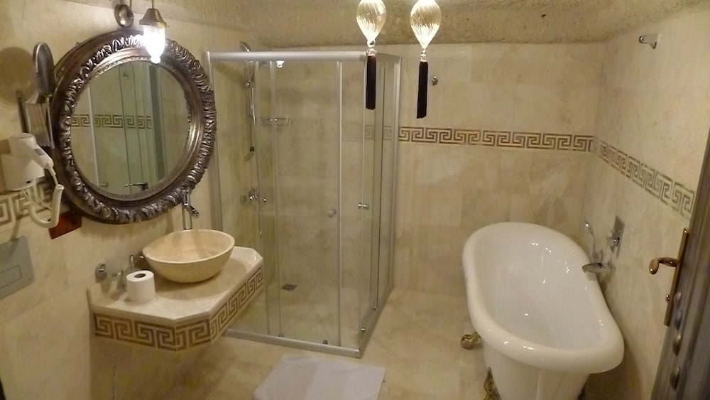 King Cave Hotel