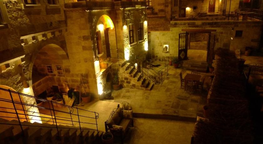 King Cave Hotel