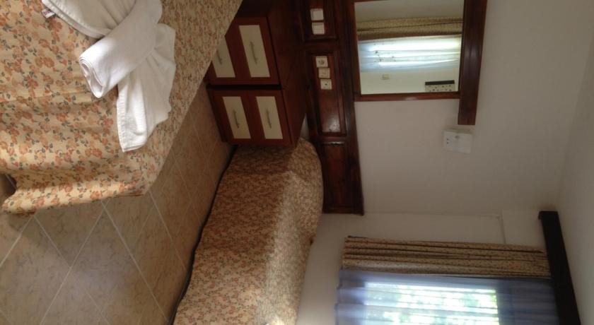 R.E.D Hotel