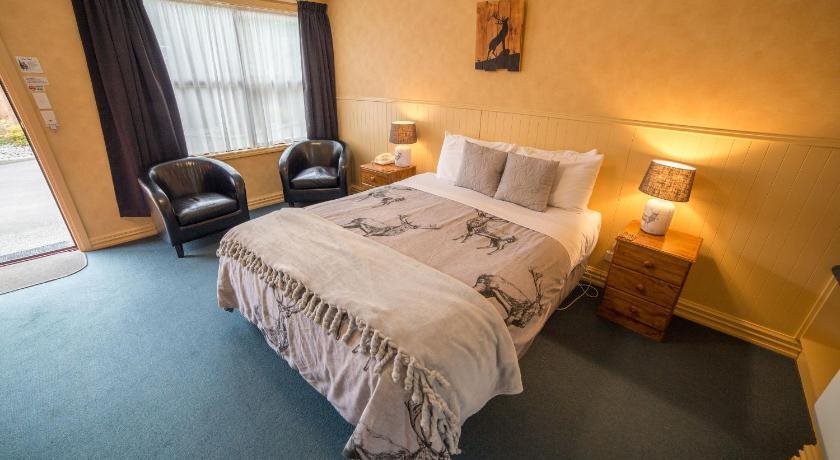 Red Tussock Motel