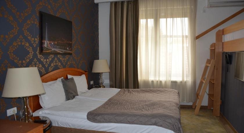 Hotel Avalon