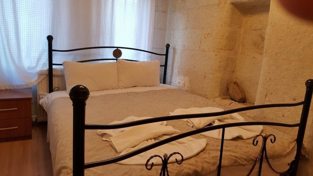 Whisper Cave Guest House