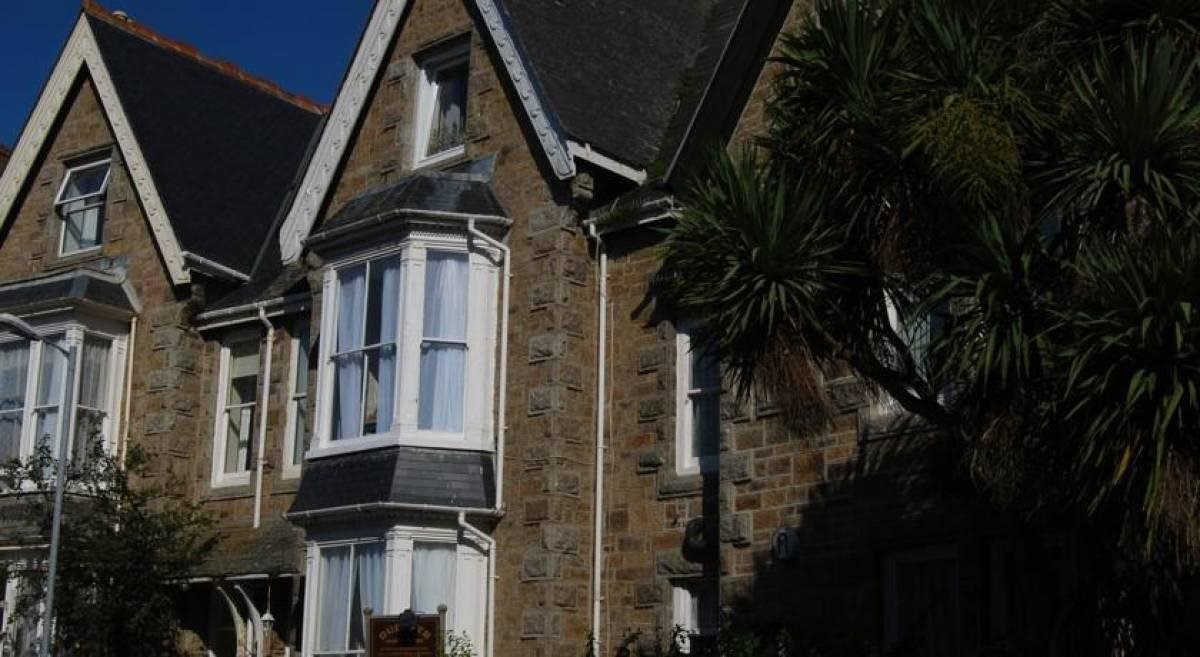 Duporth Guest House
