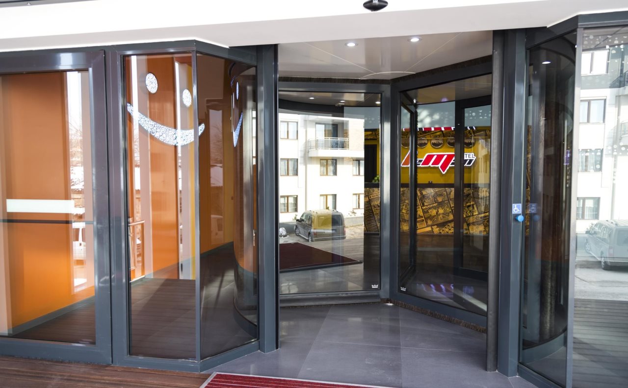 Leman Hotel