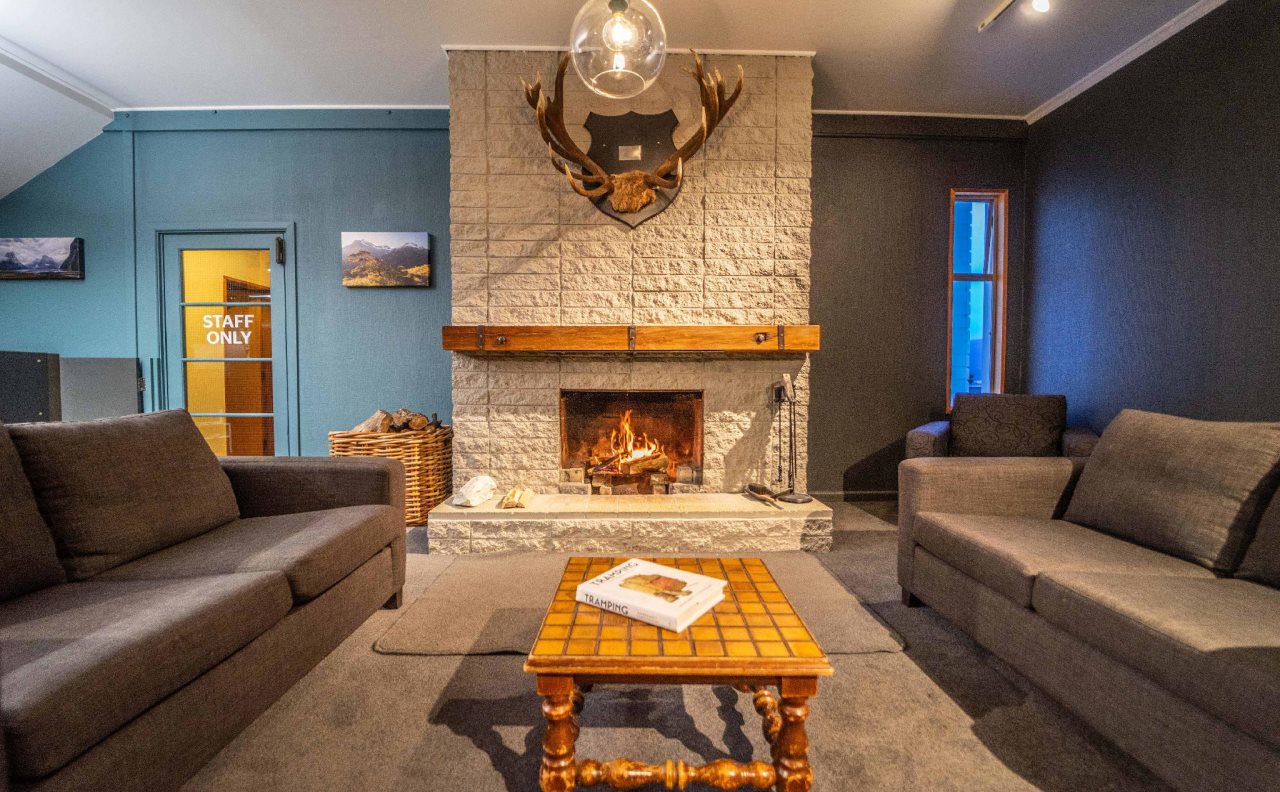 Fiordland National Park Lodge