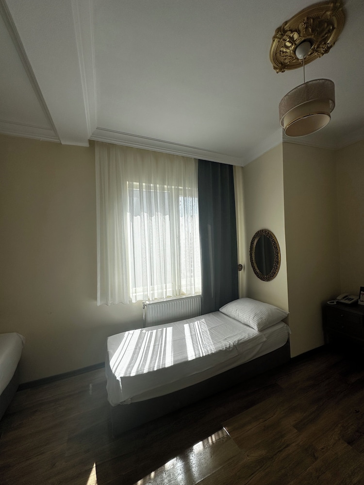 Green Star Hotel