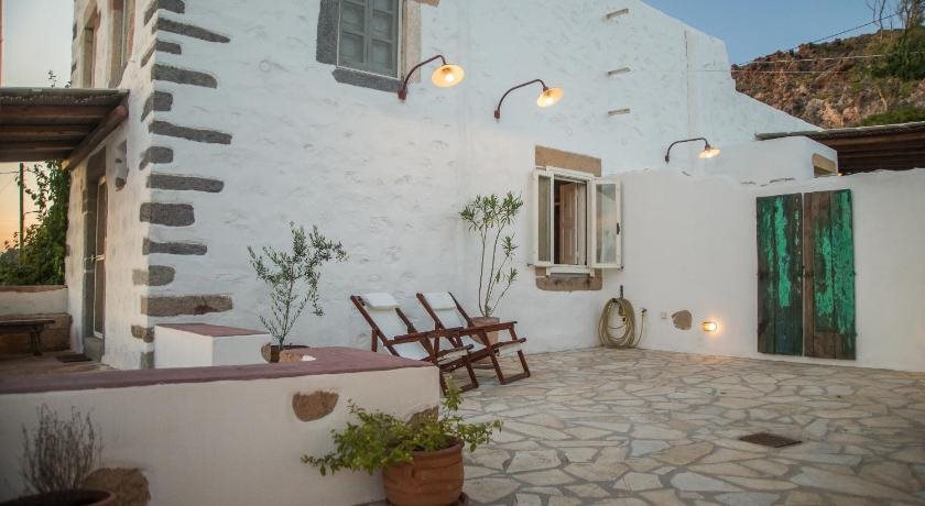 Anemos Houses
