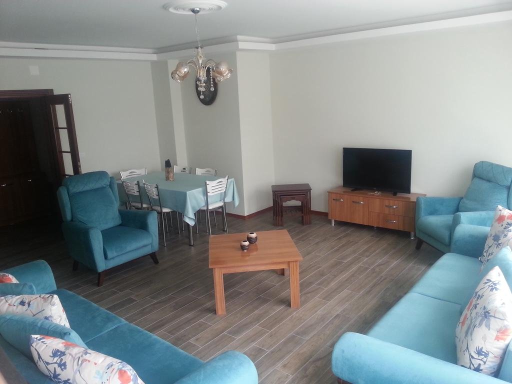 Royal Inn Seza Residence