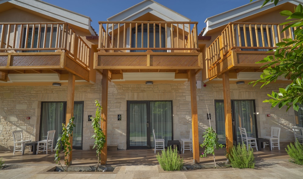 Dalyan Live Spa Resort Hotel